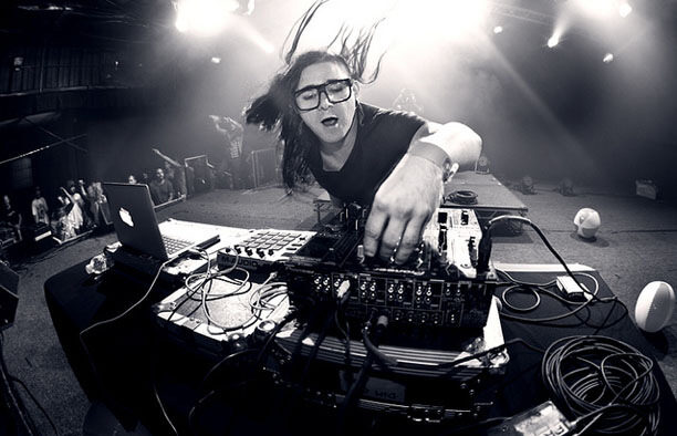 Супергероят на дъбстепа Skrillex ще направи парти в София през януари