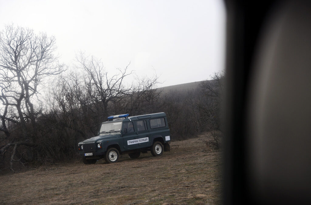 Загинал е шофьорът на катастрофиралия камион с гранични полицаи (допълнена в 20.26 ч.)