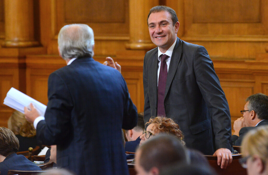 Лидерът на градската организация на Варна Борислав Гуцанов по времето, когато беше депутат в 42-ото Народно събрание.
