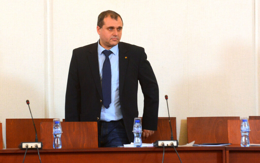 Искрен Веселинов, председател на комисията<br /> Искрен Веселинов, председател на комисията<br />