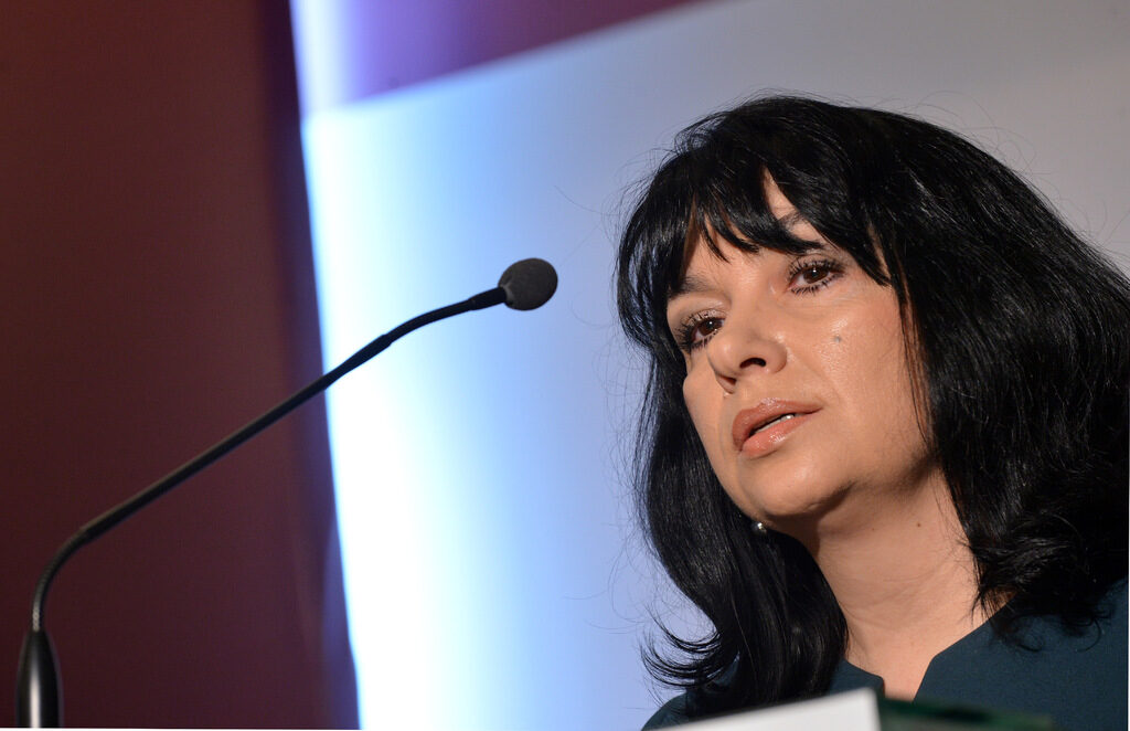 Министърът на енергетиката Теменужка Петкова приключи с ръководните промени в подопечните й дружества