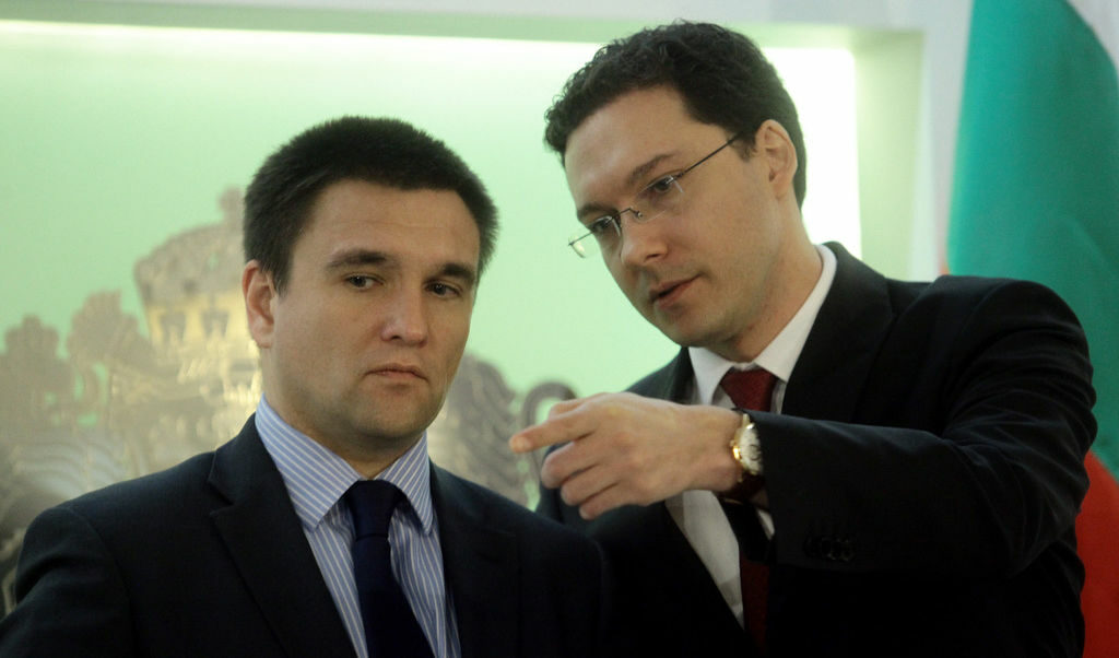Министърът на външните работи на Украйна Павло Климкин (вляво) заедно с българския си колега Даниел Митов