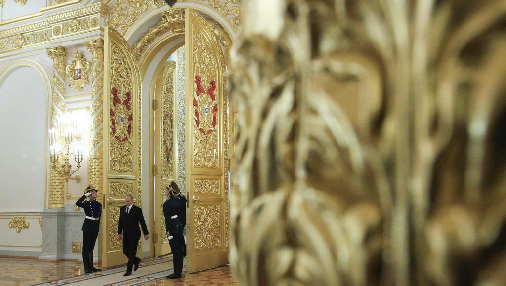 Русия разследва кой предложи Кремъл на търг за 30 рубли