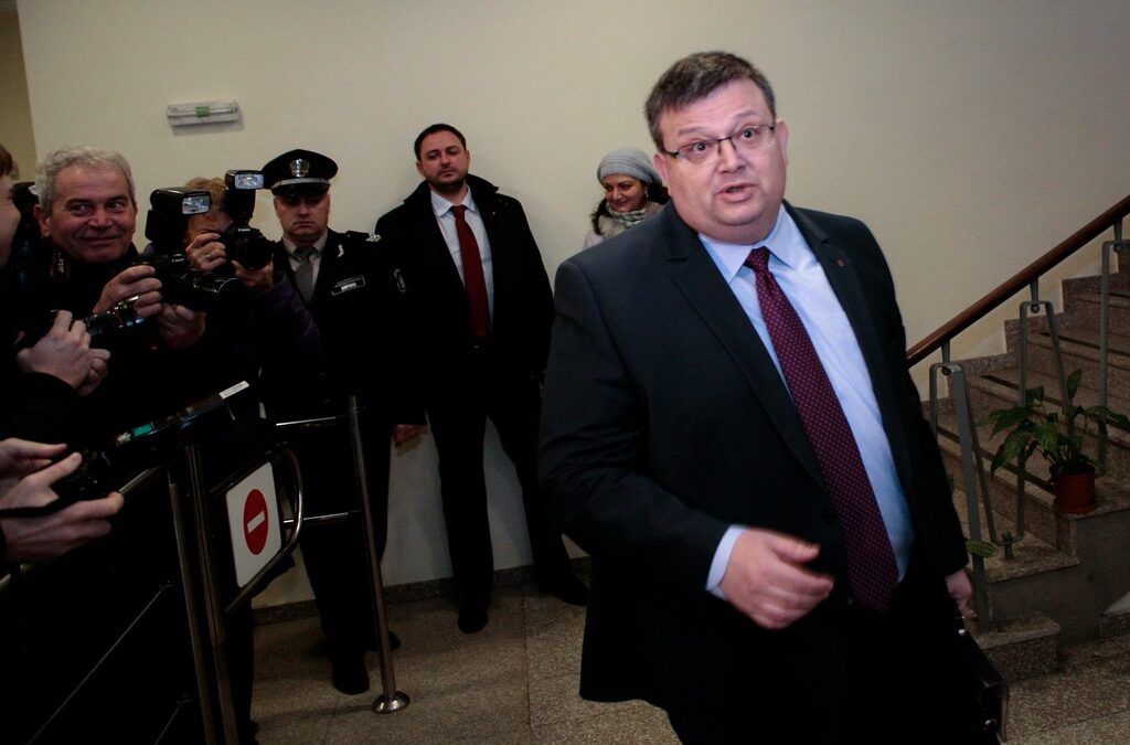 Цацаров поиска отстраняването на Владимира Янева, ВСС първо ще я изслуша (обновена)