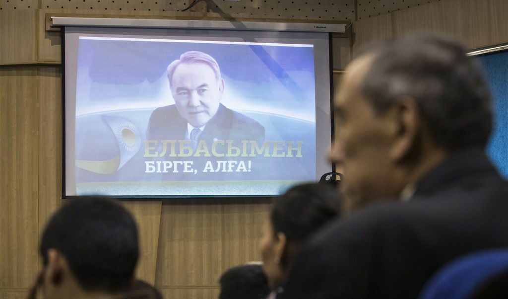 Назърбаев обяви предсрочни президентски избори в Казахстан