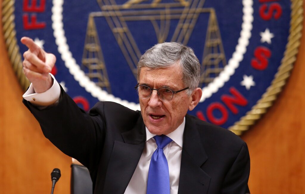Том Уилър, председател на регулатора Federal Communications Commission (FCC).