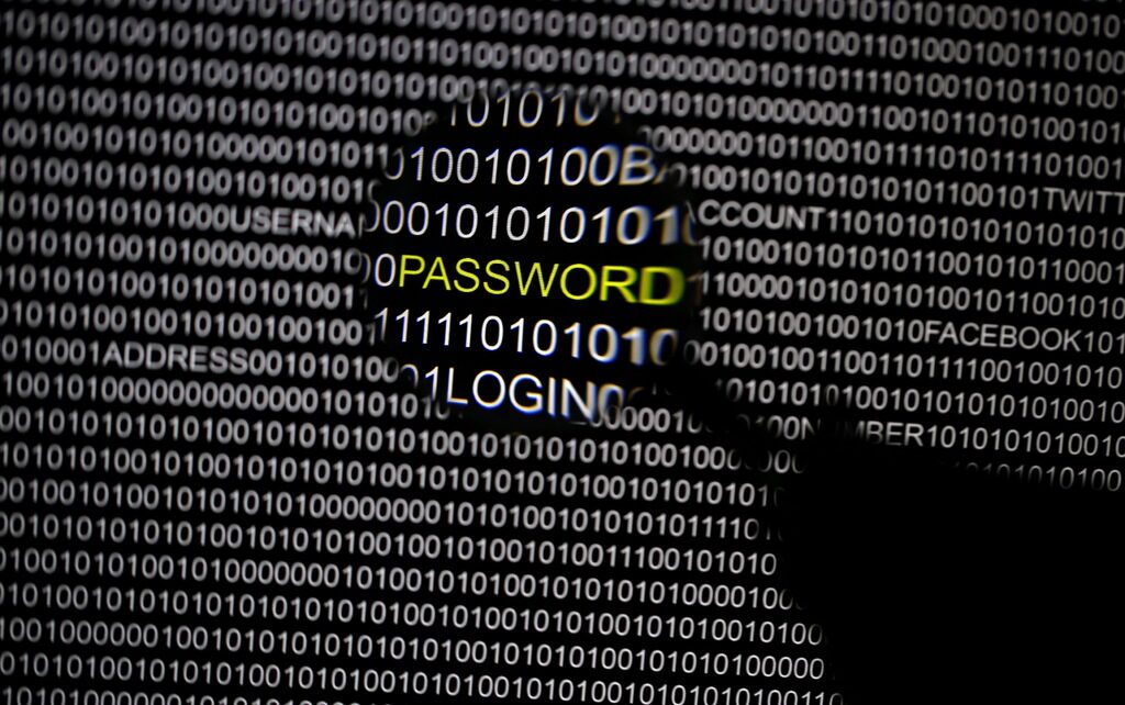 Уязвимост в устройствата на Apple и Google над десетилетие е поставяла под риск потребителите