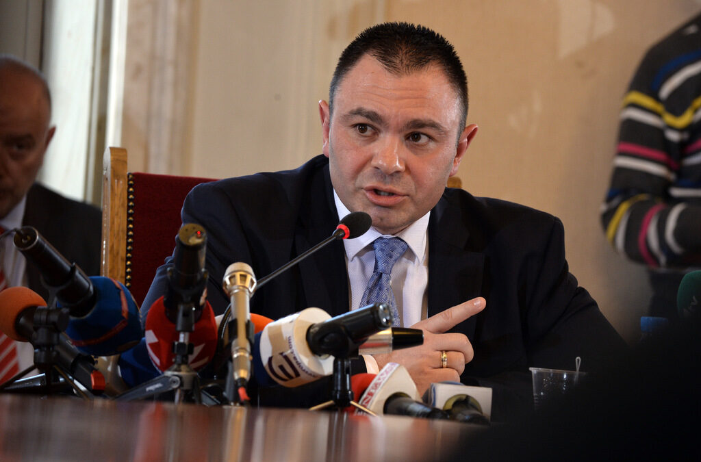 Светлозар Лазаров