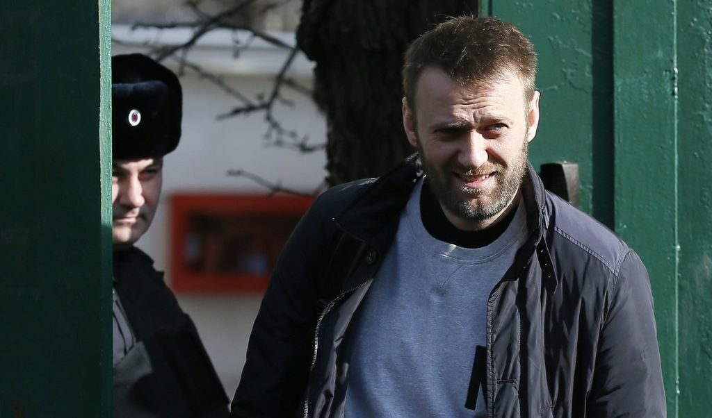 Алексей Навални вчера беше освободен от 15-дневния арест, наложен заради това, че е <a href="http://www.dnevnik.bg/sviat/2015/02/20/2476467_aleksei_navalni_poluchi_15_dni_arest_tui_kato_razdaval/">раздавал листовки за протест в московското метро.</a>