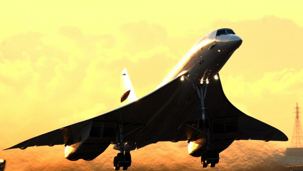 В преследване на сянката на слънчево затъмнение с Concorde (видео)