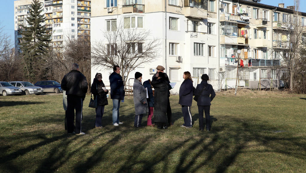 Тава е градината, където се предвижда строежът на жилищна сграда с подземни гаражи и трафопост.