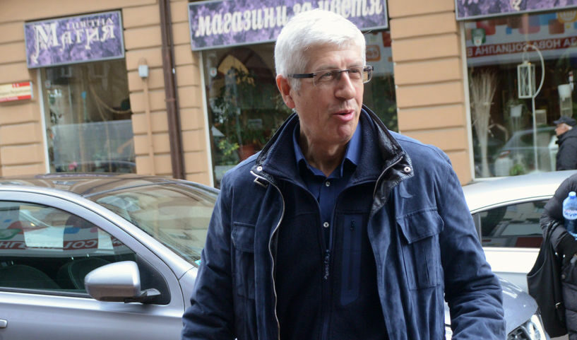 Румен Овчаров