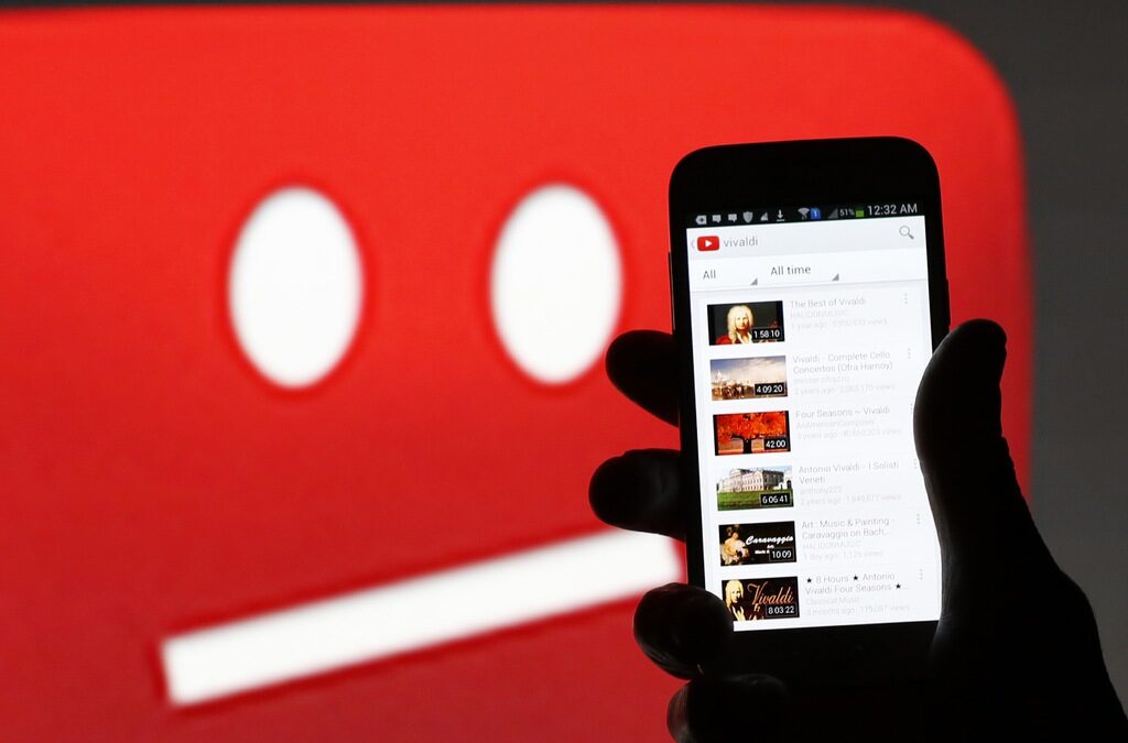 От днес Русия включва YouTube в регистъра на забранени сайтове
