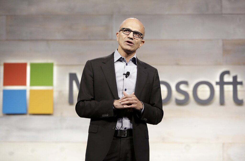 Новото партньорство е част от стратегията на изпълнителния директор на Microsoft Сатя Надела компанията да предлага услугите си на възможно най-много платформи.