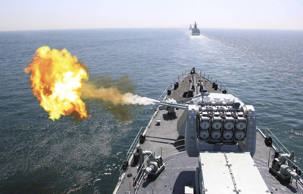 Китай разширява възможностите на военния си флот Китай разширява възможностите на военния си флот