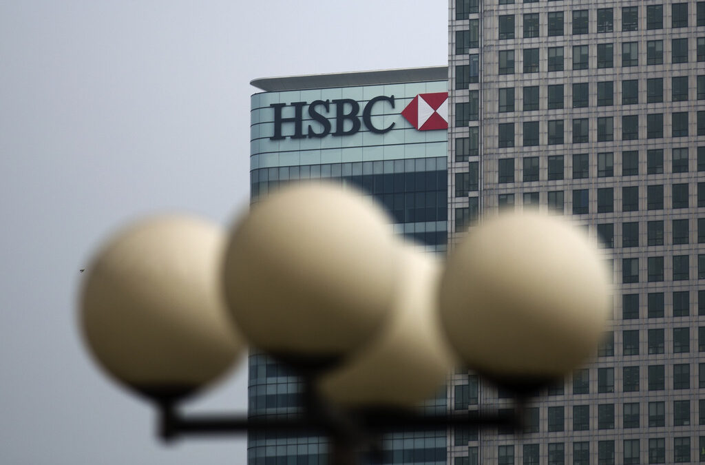 Причината е, че банкови сметки в базираните в страната Barclays, HSBC и Standard Chartered Bank са били използвани за прехвърляне на парични средства като част от предполагаемите подкупи
