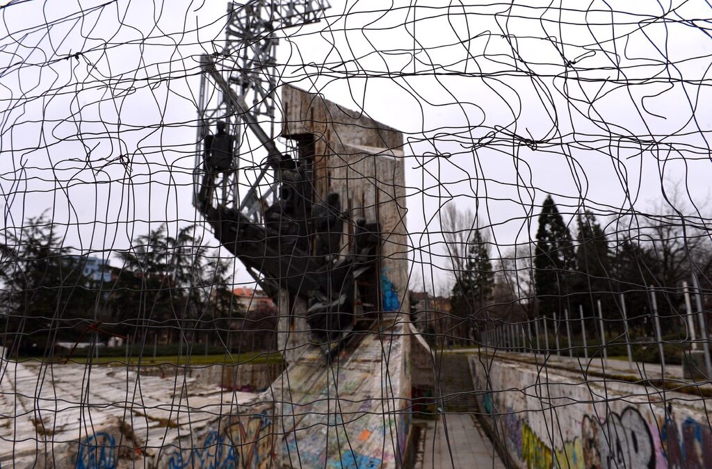 Нецензурният паметник