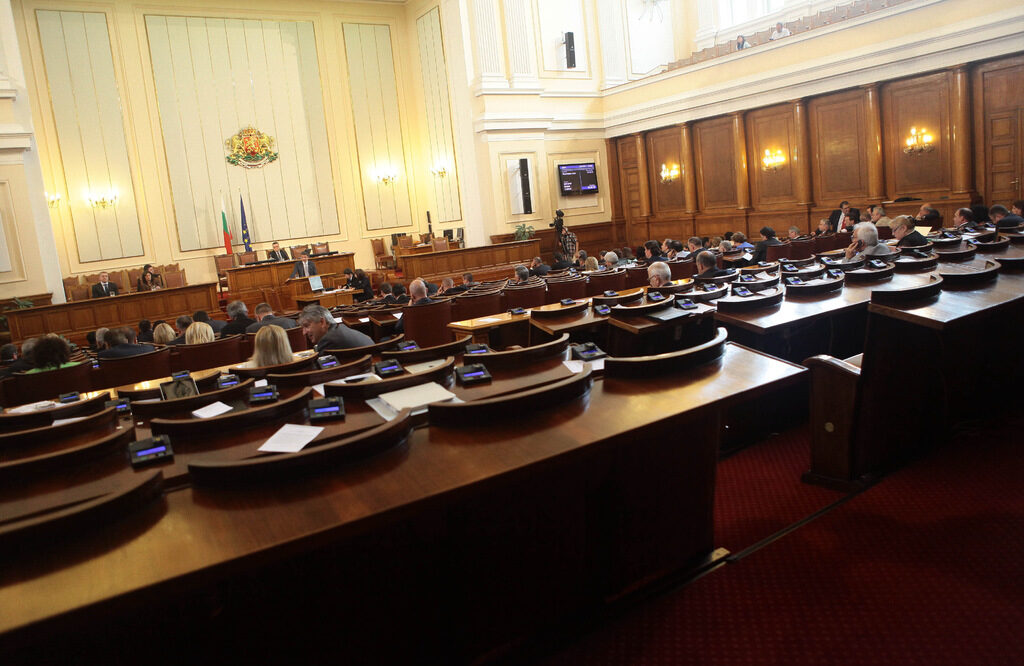 Депутатите подкрепиха на първо четене отпадането на банковата тайна