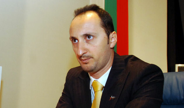 Веселин Топалов изпусна инициативата срещу Накамура