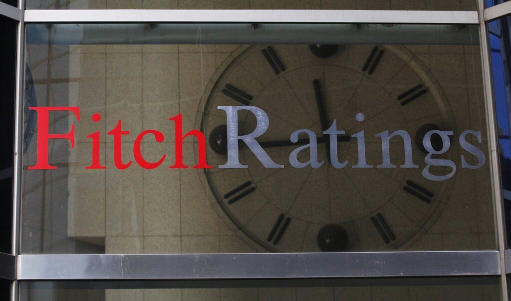 Fitch намали рейтинга на водещите гръцки банки до "ограничен фалит"