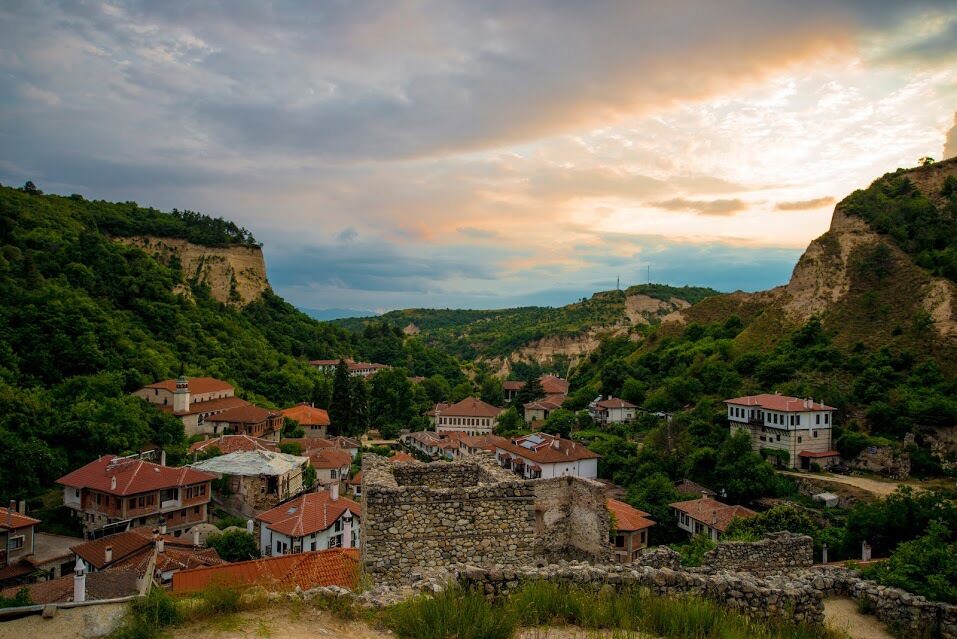 Изглед към Мелник, показан от "Сподели България"