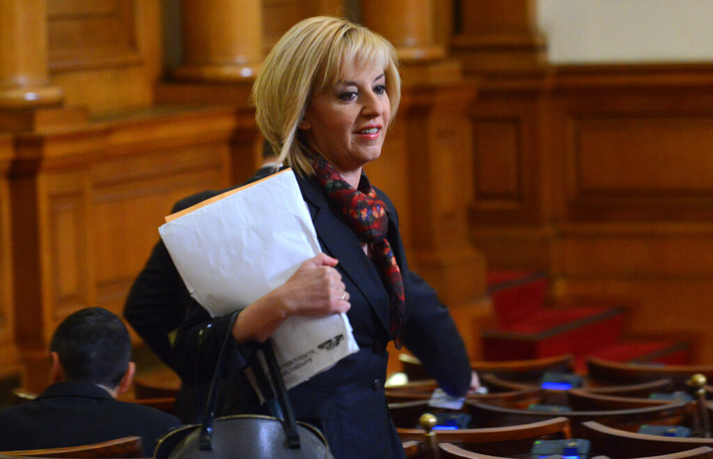 Мая Манолова
