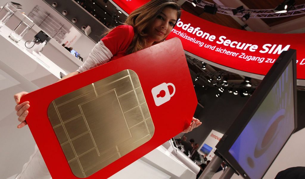Apple и Samsung искат въвеждането на вградени SIM карти
