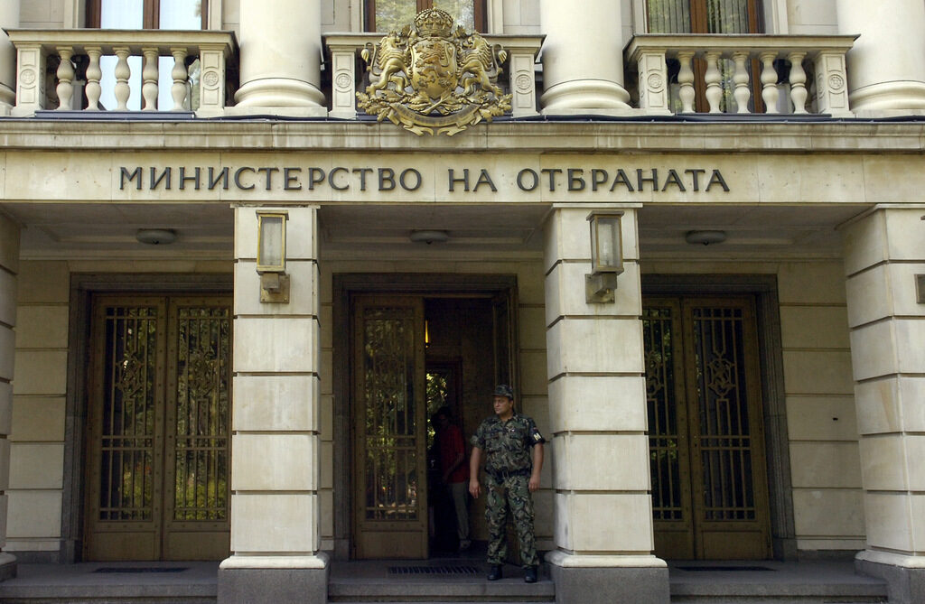 Пламен Даракчиев се оттеглил като парламентарен секретар на Министерството на отбраната Пламен Даракчиев се оттеглил като парламентарен секретар на Министерството на отбраната