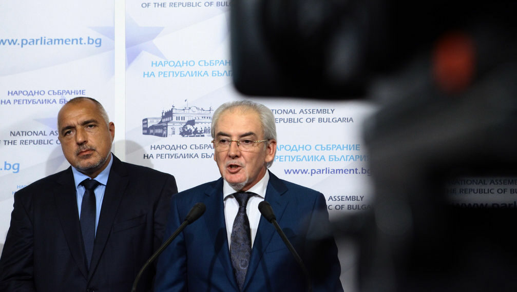 Бойко Борисов и Лютви Местан след среща за конституционните промени