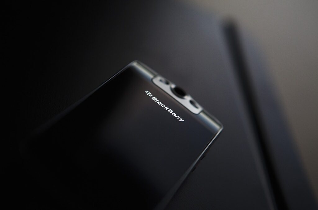 Пакистан спира услугите на BlackBerry