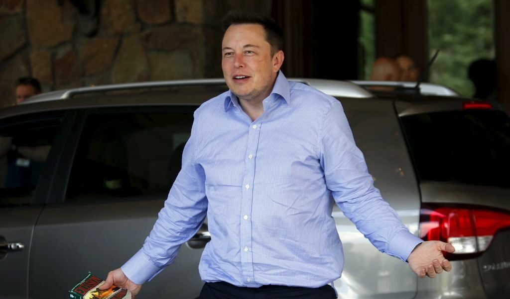Елън Мъск: Apple е гробището на Tesla