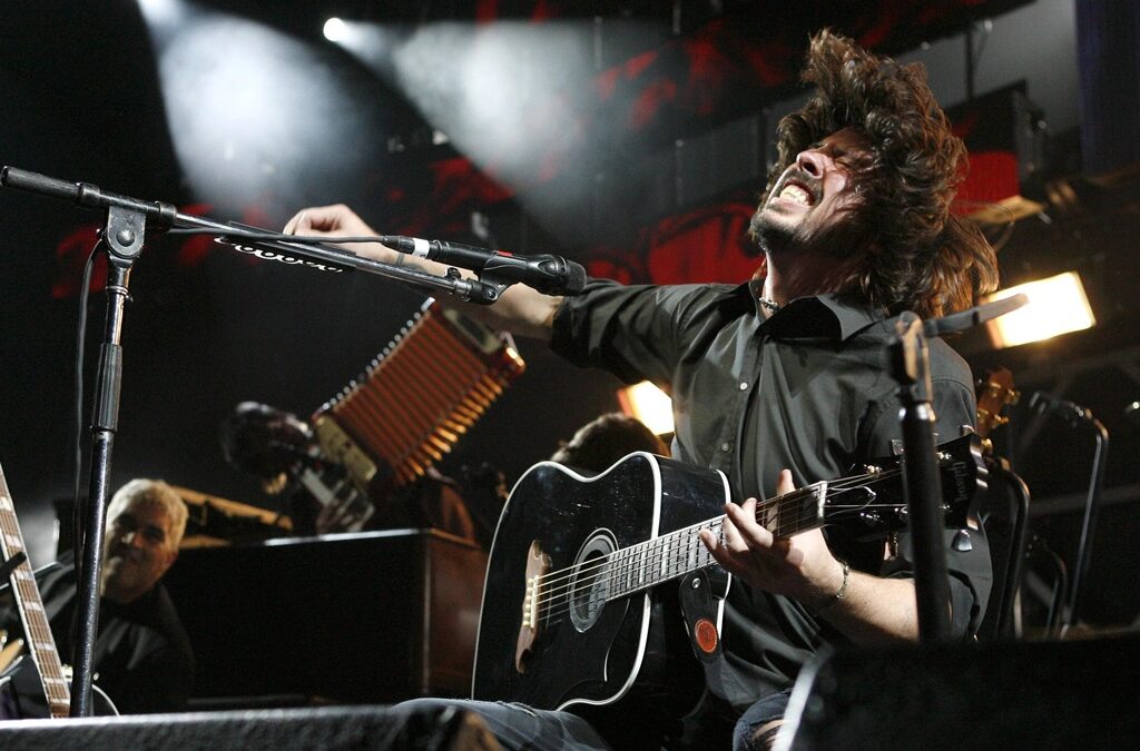 Foo Fighters ще свирят в Чезена, трогнати от поканата на 1000 фенове