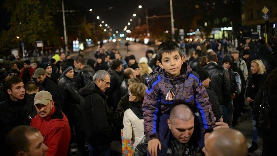 Полицаите пак излизат довечера на "Орлов мост", от неделя са пред парламента