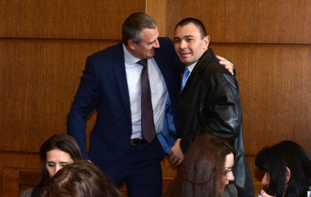 Софийски градски съд заседава по делото срещу Владимира Янева и Тодор Костадинов. Бившият вътрешен министър Цветлин Йовчев и бившият главен секретар на МВР Светлозар Лазаров