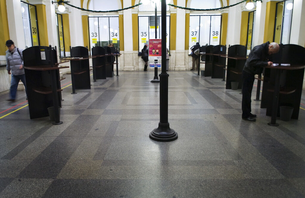 "Български пощи" ще приемат пратки на DHL