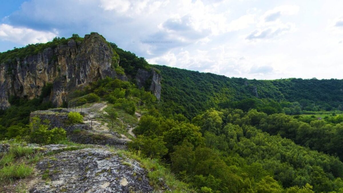 Сподели...каньона на Русенски Лом