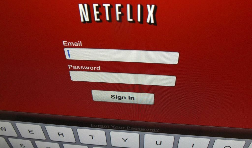 Не Netflix, а пиратството е проблем за българските стрийминг услуги Не Netflix, а пиратството е проблем за българските стрийминг услуги