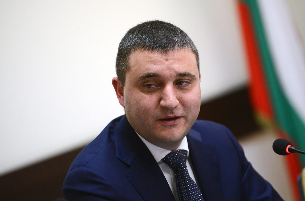 Горанов ще дисциплинира общините с процедури по финансово оздравяване