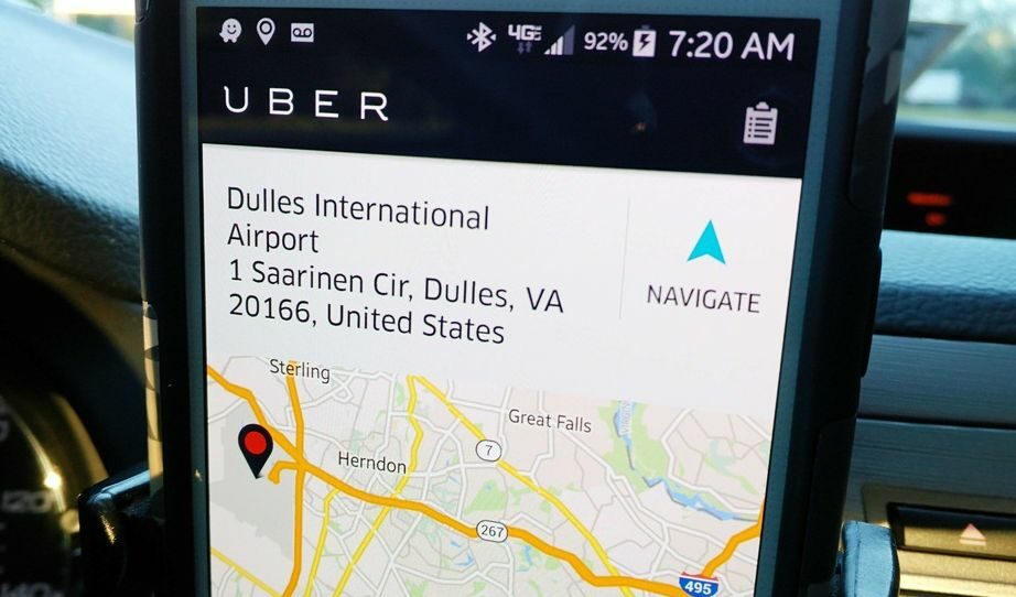 Uber иска приложения, които да забавляват пътниците докато пътуват