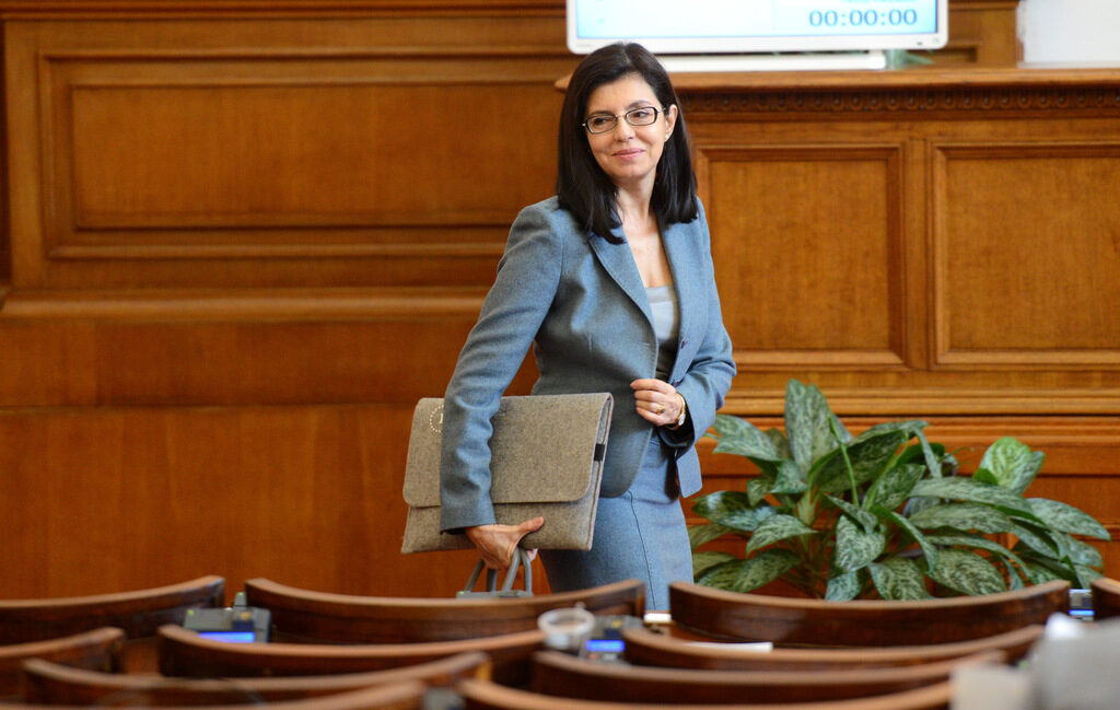 Магистрали са нужни, но без добро образование не можем, обяви Кунева