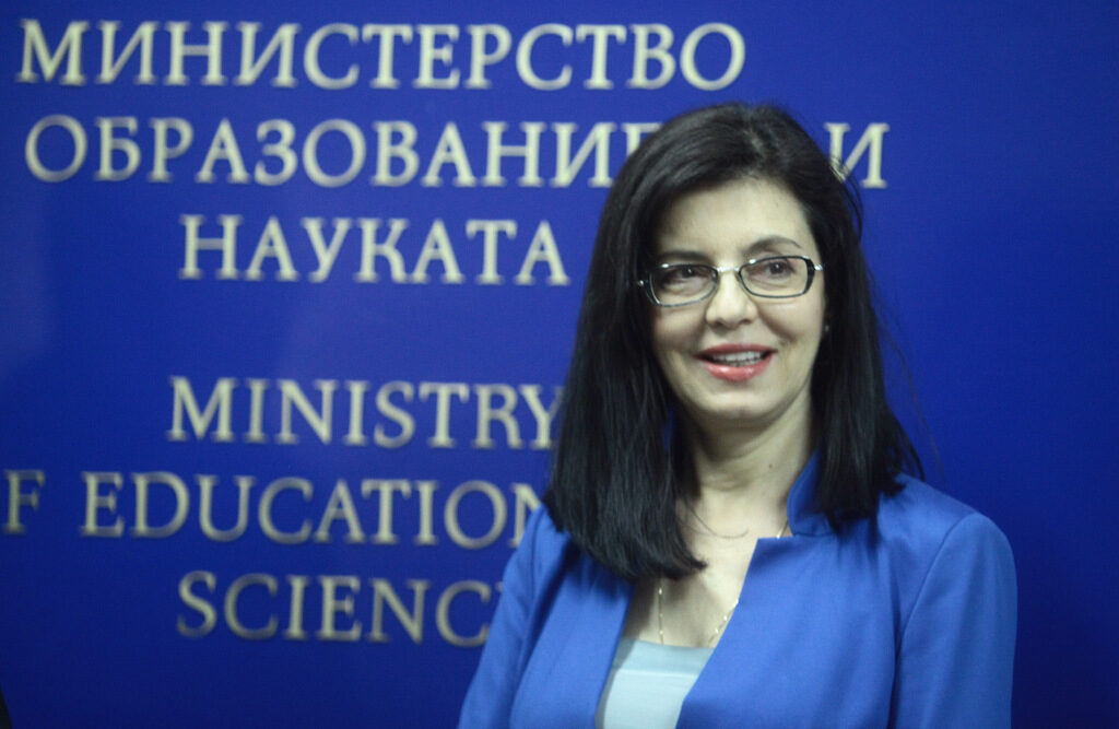 Кунева: Новите програми дават повече възможност за изучаване на престъпленията на тоталитаризма