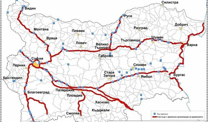 С очаквания за натоварен трафик днес пътната агенция спира тировете по магистралите
