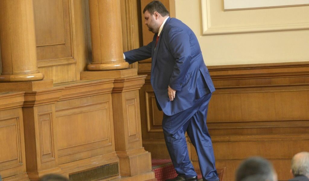 Пеевски е продал дела си в "Булгартабак"