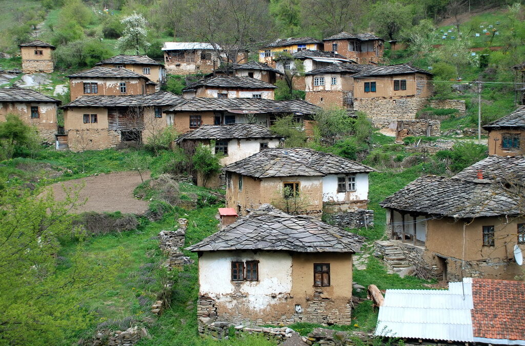 Застиналата красота на пиротското село Гостуша