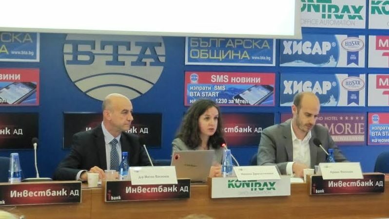 Председателят на камарата Митко Василев представи резултатите от годишното изследване.
