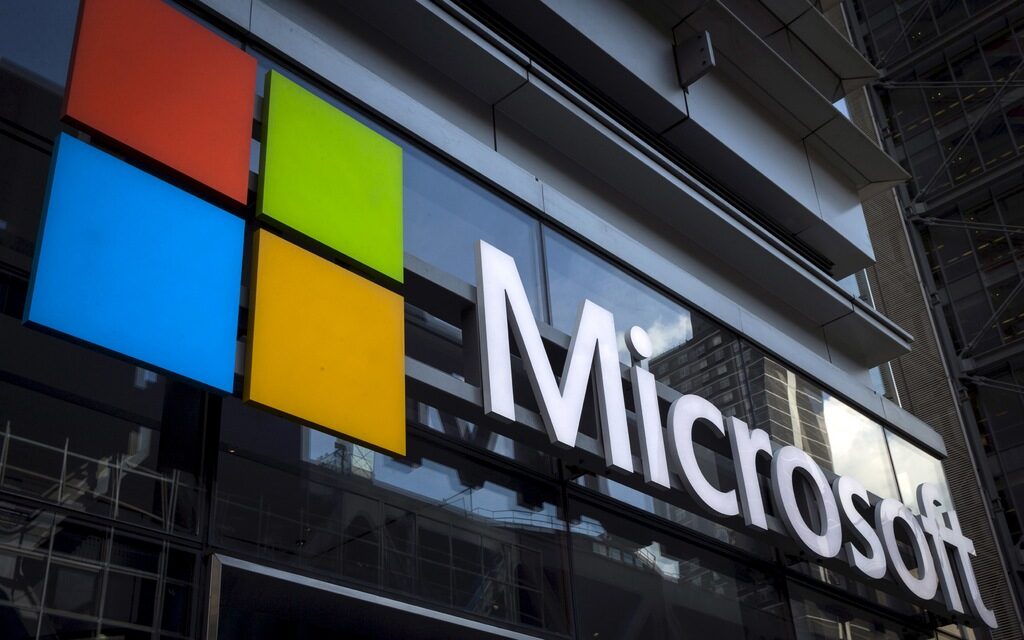 Microsoft и Google прекратяват всички съдебни дела помежду си