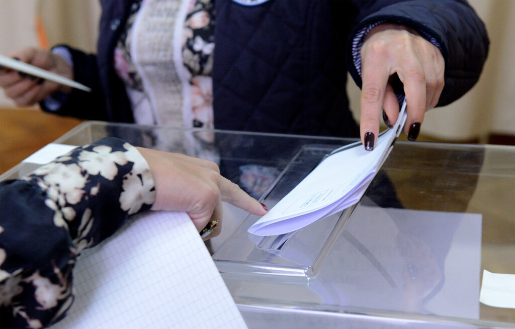 ДПС печели от липсата на избирателен район "Чужбина", смята Димитър Делчев