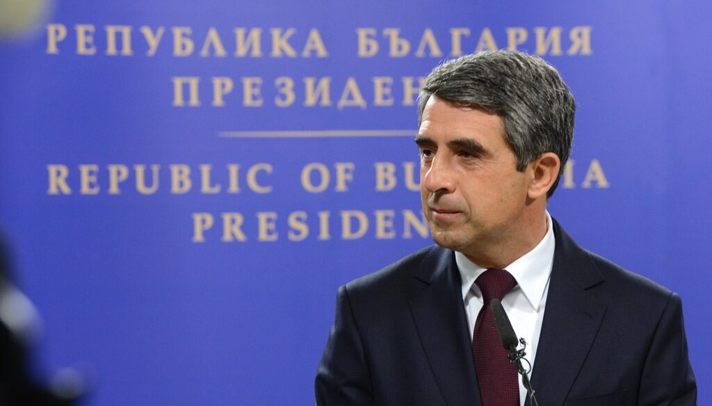 Президентът наложи вето на Изборния кодекс, ГЕРБ може да отстъпи въпреки стабилността (обобщение)