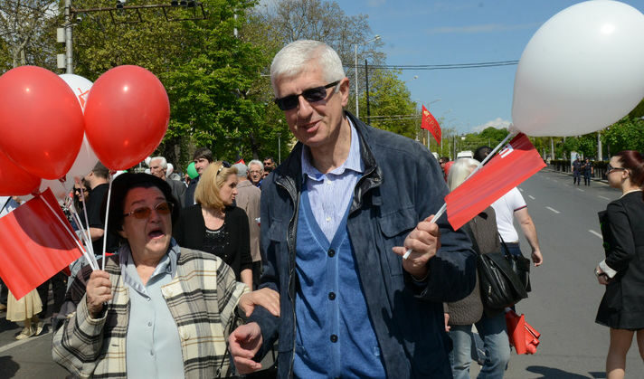 . Румен Овчаров на традиционния първомайски митинг по случай Деня на труда . Румен Овчаров на традиционния първомайски митинг по случай Деня на труда