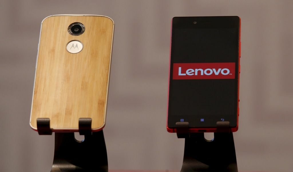 Новият собственик на Motorola, Lenovo, за сега запазва нетрадиционния щрих на компанията.